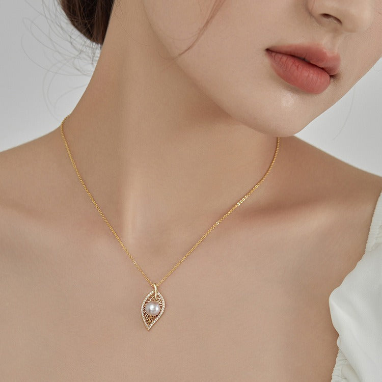 Leaf Necklace Women's Summer Light Luxury High end New Internet Celebrity Versatile Collar Chain Short Style